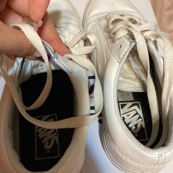 Vans - Picture 3 of 3